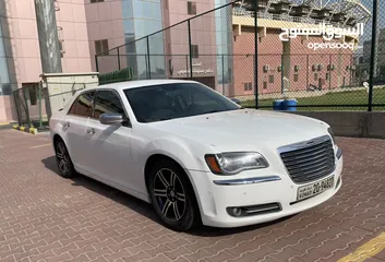  3 كرايسلر 300c للبيع V8