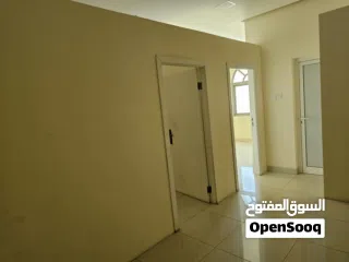  15 مكتب للايحار في سلماباد الجديدة  قرب المدينة للزجاج