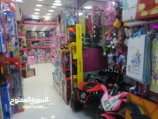  1 محل ألعاب تجاري للبيع فاضي خلو او بضاعته  في سوق السلطان بجانب مطعم كاربو