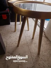  2 طربيزات للبيع المستعجل استعمال خفيف