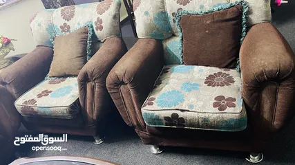  5 طاولة سفره  طقم كنب