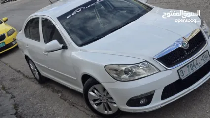  1 سكودا رمش للبيع بسعر مغري