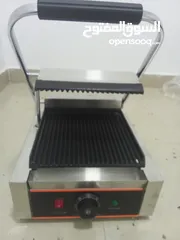 1 DNSK-811 SANDWICH CONTACT GRILL.