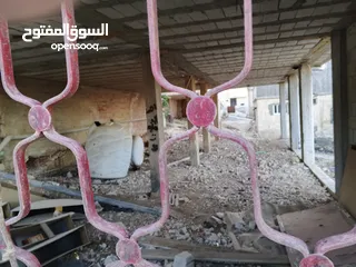  13 بيت للبيع بداعي السفر الموقع المفرق بلعما الحي الشمالي بجانب مسجد خالد بن الوليد  المالك الشيخ ماجد