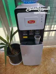  1 كولر ماء بحالة ممتازة