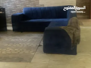  5 كورنرين مع سجاد للبيع مستعجل بداعي السفر