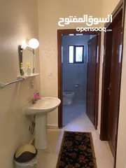  5 بيت مستقل للبيع