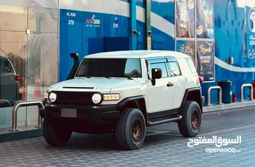  3 Toyota FJ Cruiser - 2008