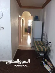  11 شقه استثماريه مؤجره في موقع مميز وبسعر مناسب جدا بداعي السفر من المالك مباشره