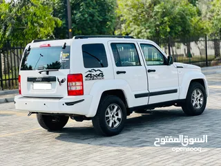  5 Jeep Liberty 2012 Model/For sale