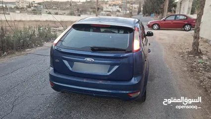  2 فورد فوكس موديل 2011-اتومتيك -ماتور 1600اصل برايفت فحص نخب دفعة 15الف كاش والباقي شيكات نظيفة عالاخر