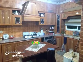  13 منزل للبيع في الجويده/ ام زعرورة مقابل مطعم ابو زغلة