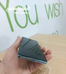  4 هونور 200 برو للبيع  بحالة الجديد مستعمل 3 شهور الجهاز غني عن التعريف جهاز ما شاء الله مميز وخارق