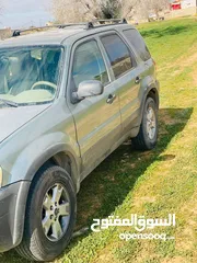  2 فورد اسكابي للبيع V6