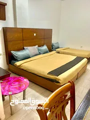  12 فندق للبيع ( خلو ) وليس عقار البيع يشمل ( اثاث ورخصه الفندق فقط )