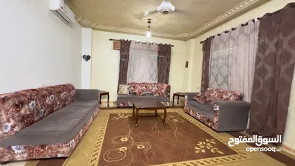  1 شقة مفروشة طابق مستقل للايجار قرب دوار صحارى                                                ،..