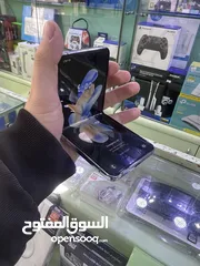  1 سامسونج جالاكسي Z Flip 4 بحالة الوكالة