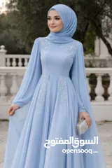  1 فستان أزرق فاتح