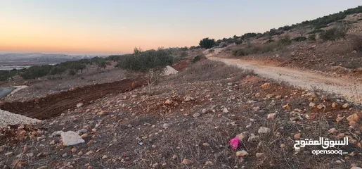 1 نمرة ارض للبيع في رابا مطلة تصلح للبناء والاستجمام