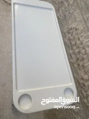  1 طاولة طعام للمرضى