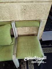  11 طاولة وسطية معدن وزحاج وتنين جانبيات خشب اسود ايكيا وسجلونتين ثلاثية  بتفتح بكس ثنائية وكرسين انتيكا