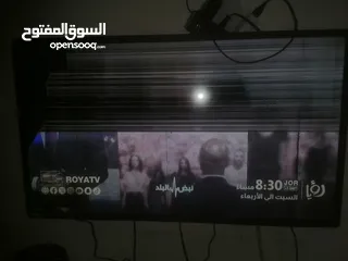  2 شاشه 32 مكسوره ولكن شغاله ممتازه
