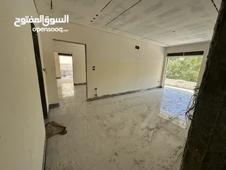  14 شقق جديده طريق المطار  ضاحيه الأمير علي  بالقرب بيت المقدس يوجد ثالث مع روف