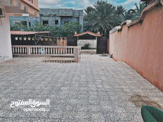  4 منزل دورين للبيع يبعد علي الرئيسي 50 متر   في عراد مساحة الارض 1022بالقرب من مسجد ميه الحلوة