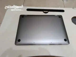  4 MacBook Pro m1 بحالة رائعة!