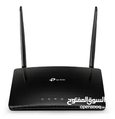  2 300 Mbps Wireless N 4G LTE Router