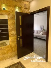 3 شقه مع روف من المالك مباشره بسعر مغري