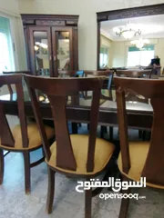  1 طاولة سفره و شوفنيرا وخزانه سفره بسعر رمزي جدا طبعا كله خشب زان استخدام بسيط جدا جدا