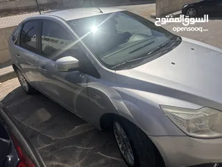  2 فورد فوكس عداد قليل