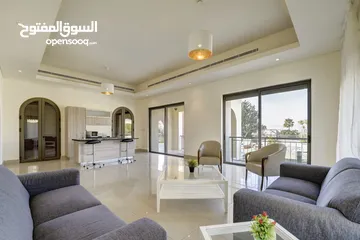  25 شاليهات بتالابيه وايلا  وفلل داخل وخارج تالابيه متوفر بأحجام مختلفه من غرفه ولغايه 4 غرف وفلل 7 غرف
