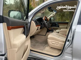  18 لاندكروزر GXR V8 موديل 2015 خليجي وكالة عمان