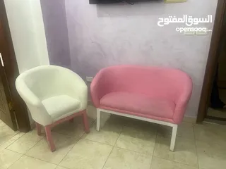  1 اثاث ريسبشن للبيع كنابايات و طاولة و مكتب استقبال و كرسي