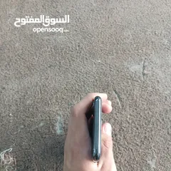  5 ايفون اكس 256 جيجا. مغير بطاريه والظهر مكسور والكاميرا مبقعه شيء بسيط