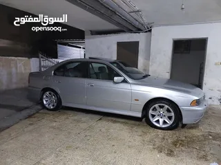  4 BMW 525i 2003