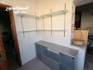  20 اثاث كنب ومكاتب بحاله جيده خشب وحديد