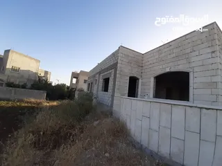  3 بيت مستقل عظم واجهة حجر مميز للبيع في بيت راس