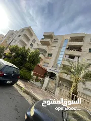  17 شقة للبيع  في اجمل مناطق الجبيهة قرب الجامعه الاردنيه الطابق الأول مساحة 170 متر  من المالك مباشرة