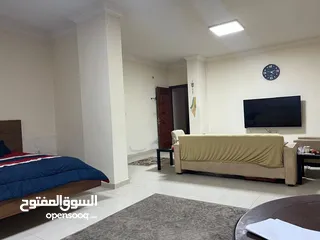  18 شقة كبيرة للبيع في طبربور - أبو عليا