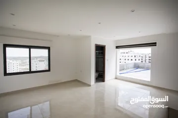  8 شقة مميزة طابق ثالث مع روف مساحة 160متر مع روف50 مترفي شمال عمان الجبيهة-حي المنصور مشروع BO517