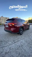  23 Toyota Highlander hybrid XLE 2020