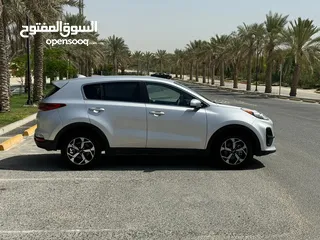  3 Kia Sportage 2021 (Silver)