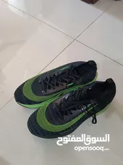  2 حذاء اخضر رياضي للبيع