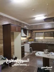  15 منزل مستقل للبيع مساحة 442 مكون من طابقين  الطابق الاول مستقل وشقتين الطابق الثاني كل شقه مستقله