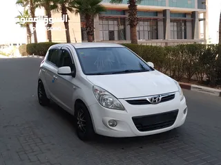  5 هيونداي i20 سنة 2011 اوتوماتيك ماتور 1.4