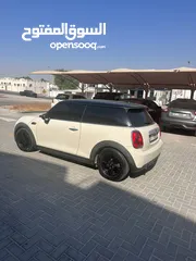  1 Mini cooper 2015 lady driver very clean 25000