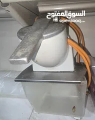 25 عدة مطعم برغر وبيتزا كاملا للبيع بسبب الاغلاق